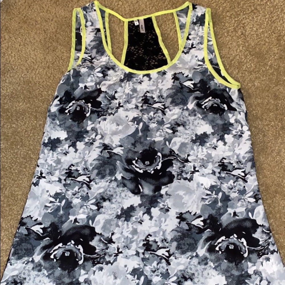 Maurices top